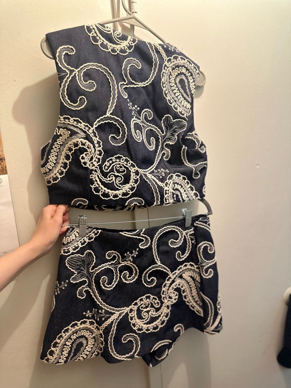 Zara Navy Blue and White Embroidered Button-Down Crop Top Never Worn